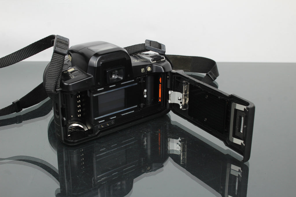 Pentax Z-10 + 1:4-5.6 35-80mm lens