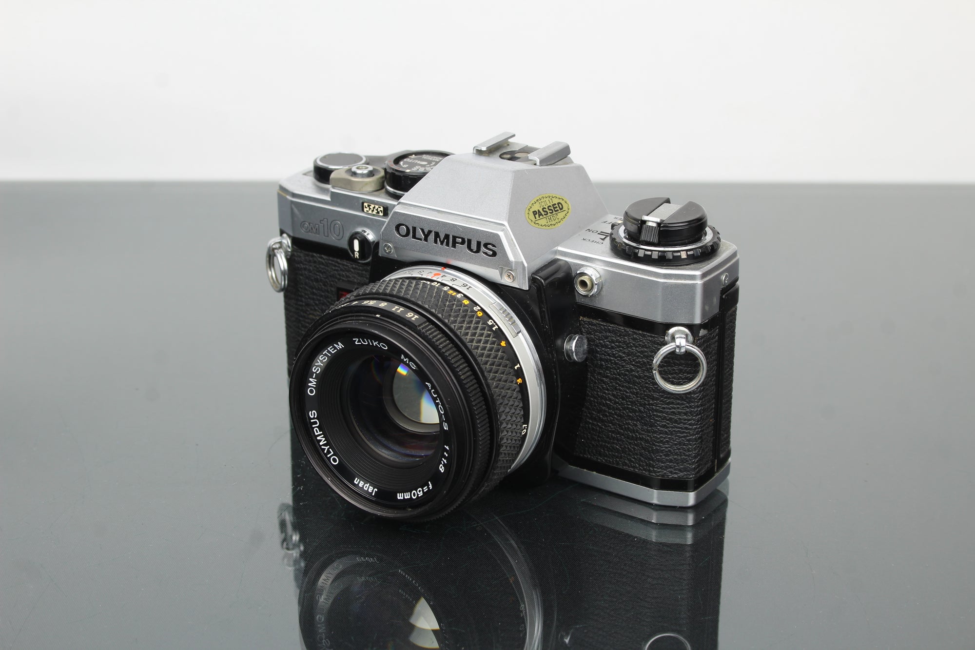 Olympus OM10 + Olympus 1:1.8 50mm lens