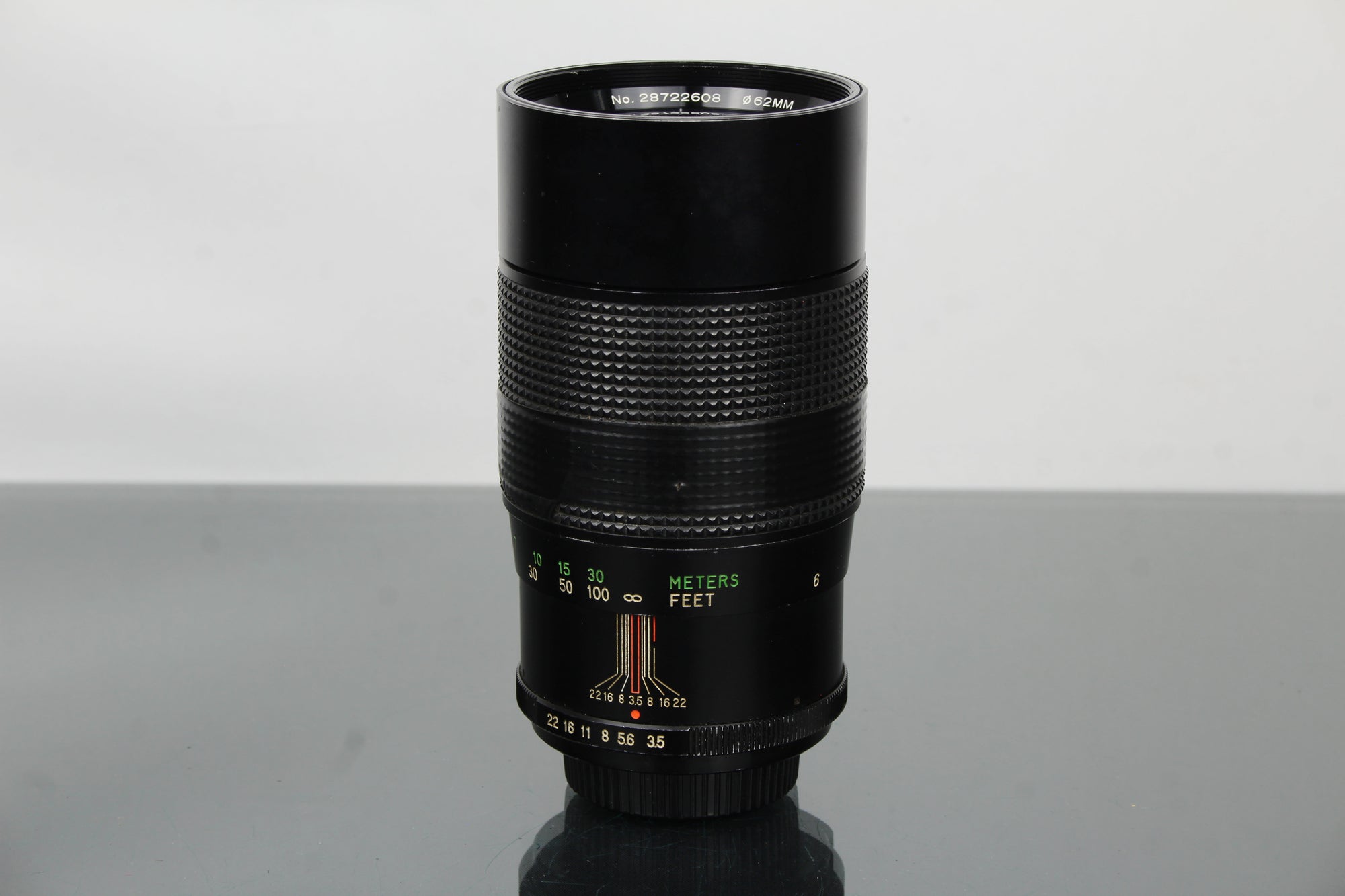 Vivitar Lens - 200mm 1:3.5 Auto telephoto M42 Mount