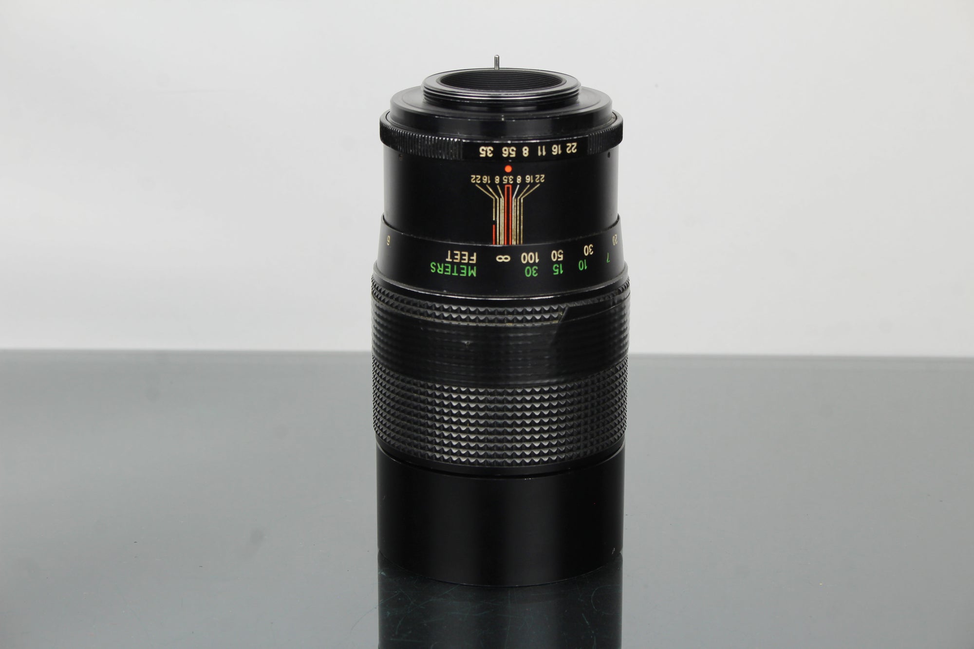 Vivitar Lens - 200mm 1:3.5 Auto telephoto M42 Mount