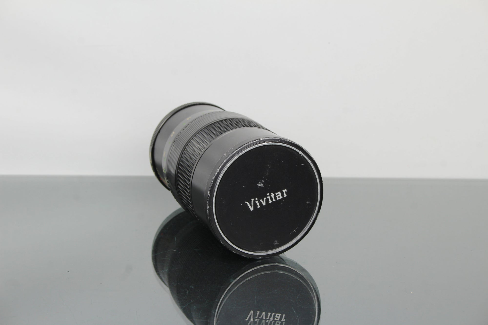 Vivitar Lens - 200mm 1:3.5 Auto telephoto M42 Mount