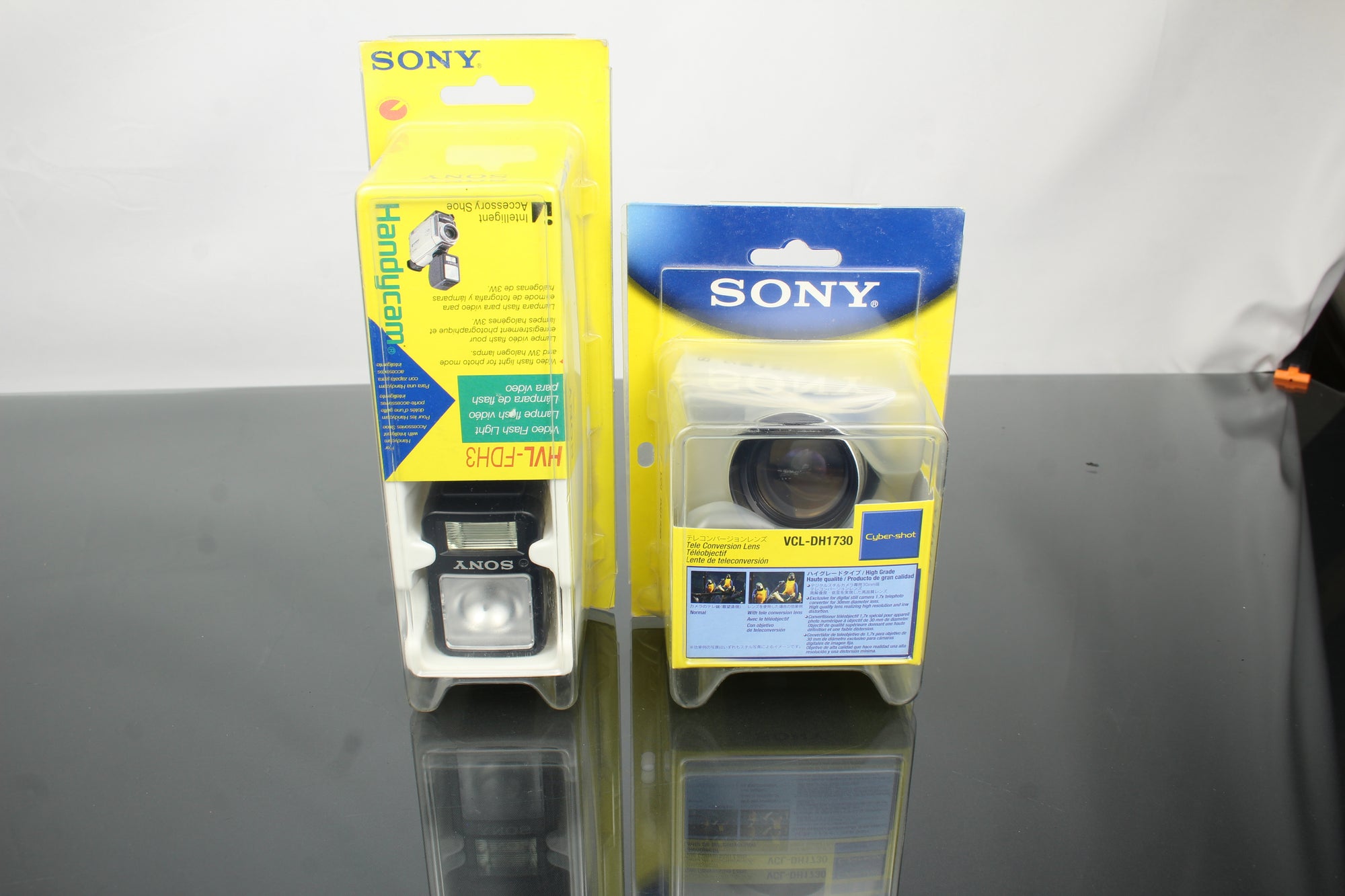 Sony HVL-FDH3 Flash + Sony VCL-DH1730 Tele Conversion lens