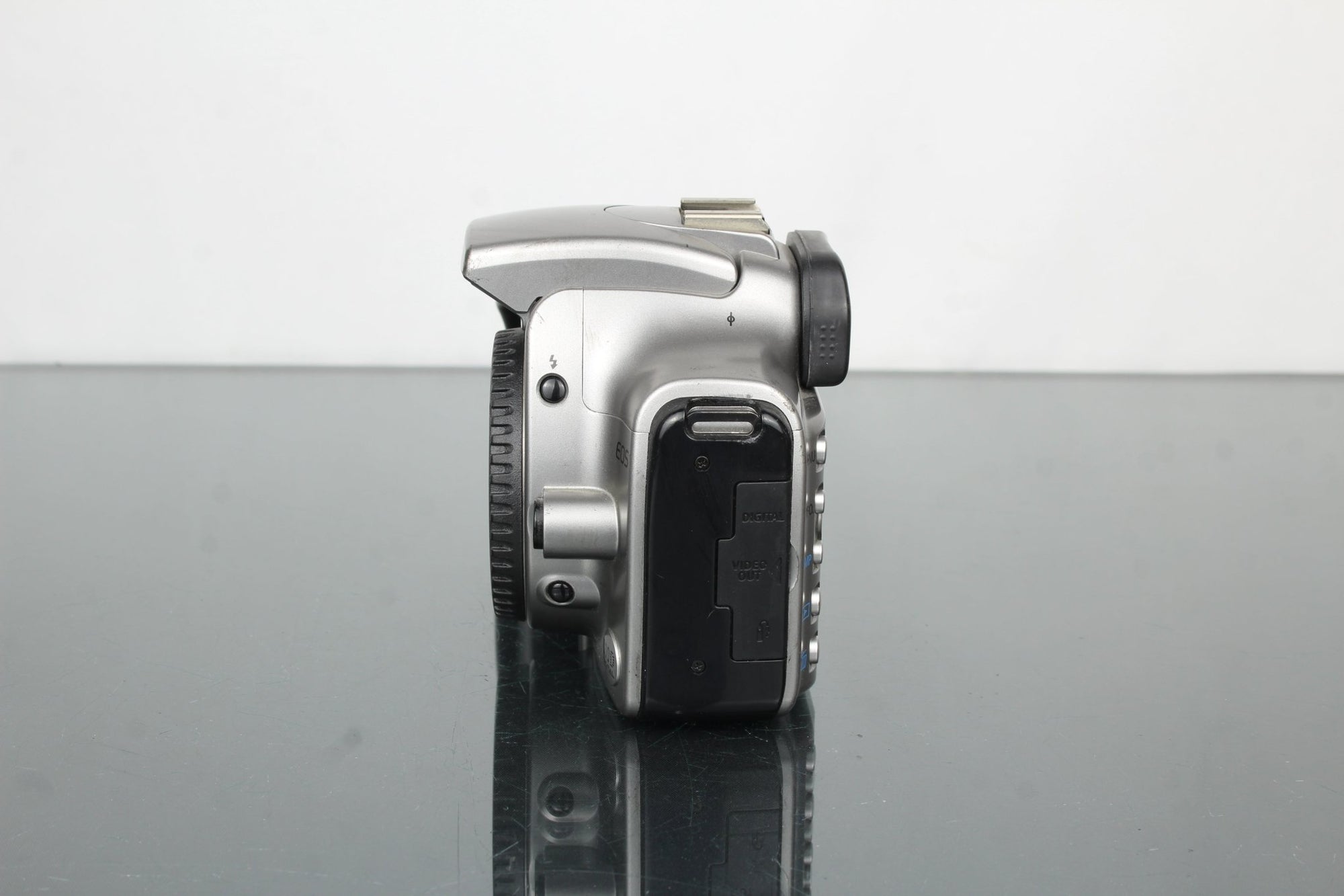 Canon EOS 300D - Dutch|Thrift