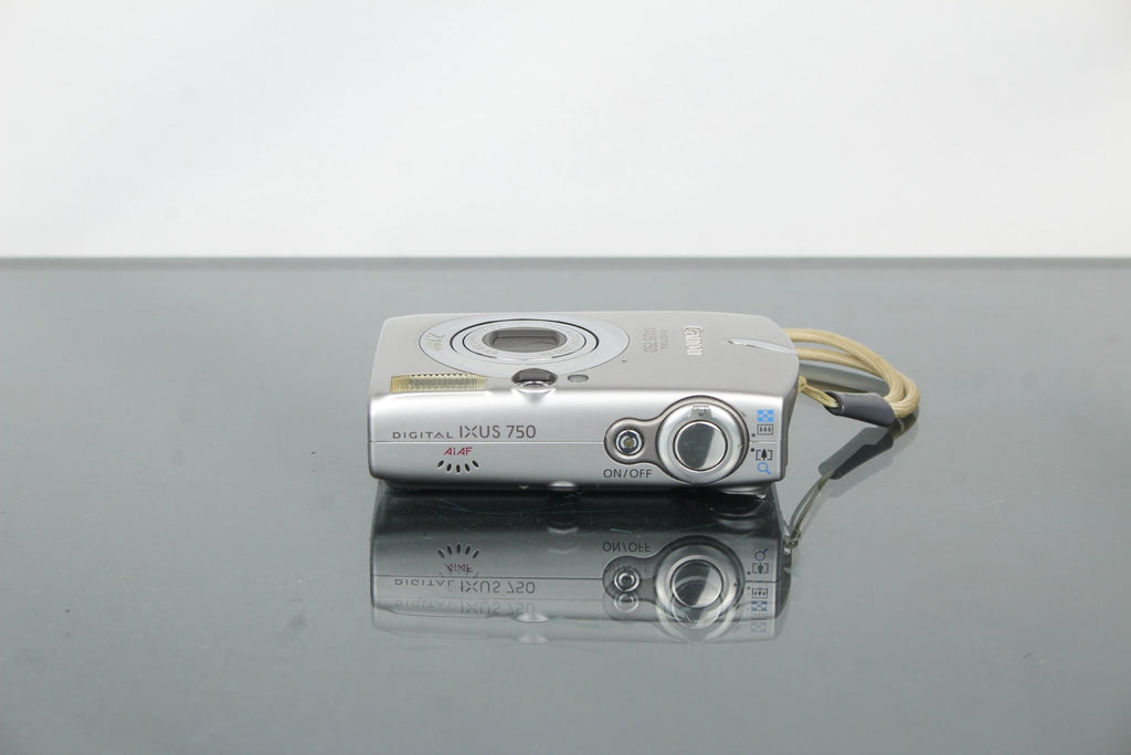 Canon IXUS 750 - Dutch|Thrift