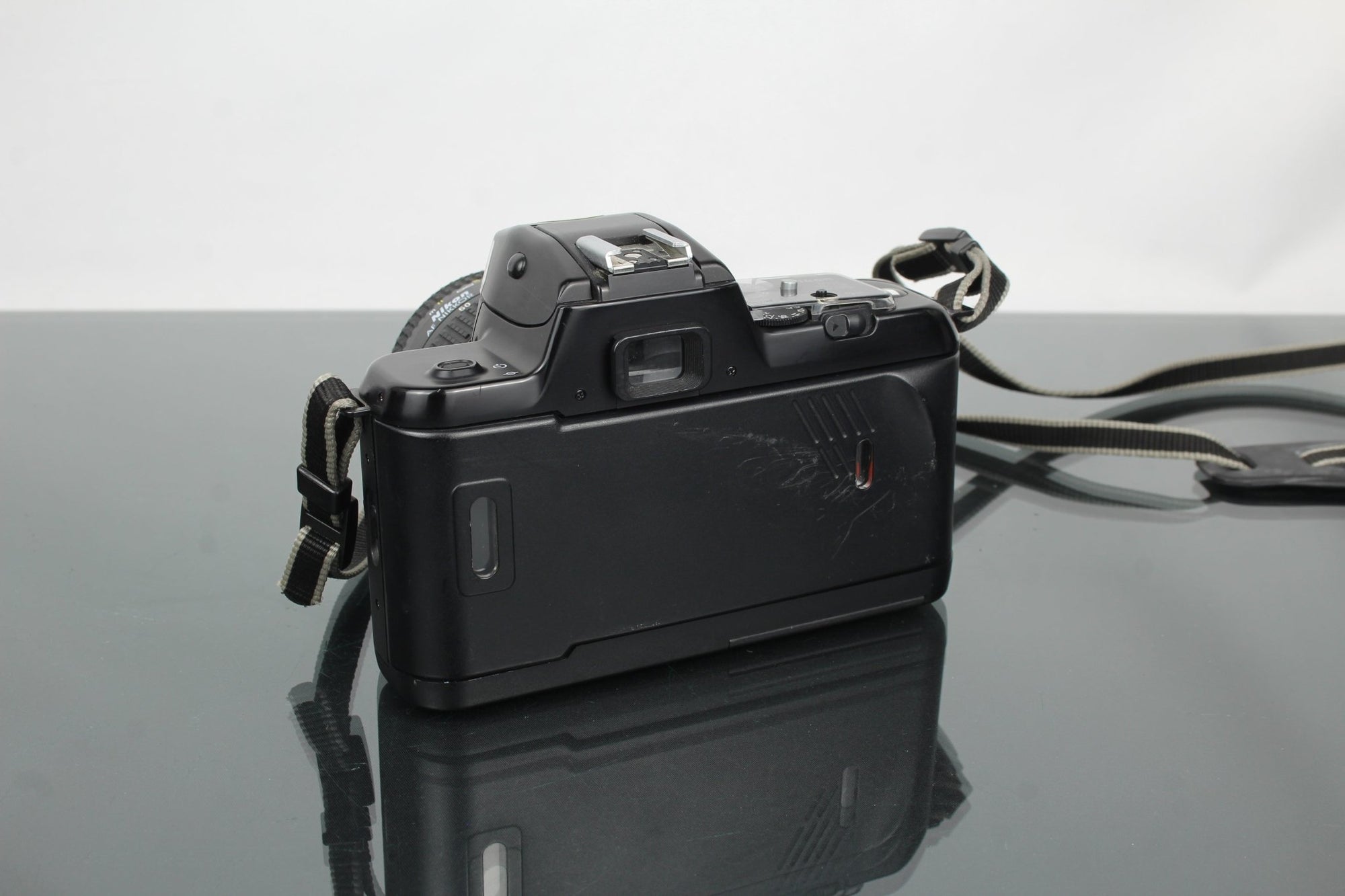 Nikon AF F - 401S + 35 - 70mm 1:3.3 - 4.5 Nikon F - mount lens - Dutch|Thrift