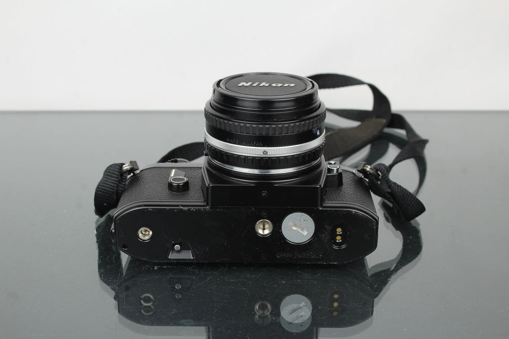 Nikon EM + Nikon 50mm 1:1.8 lens - Dutch|Thrift