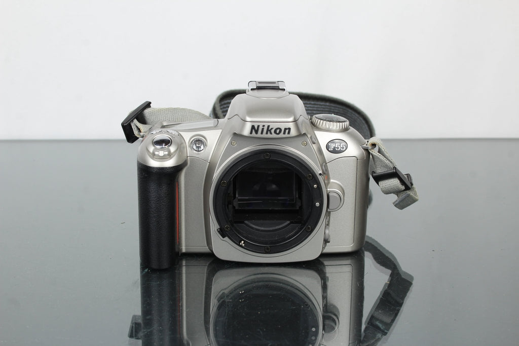 Nikon F55 - Dutch|Thrift
