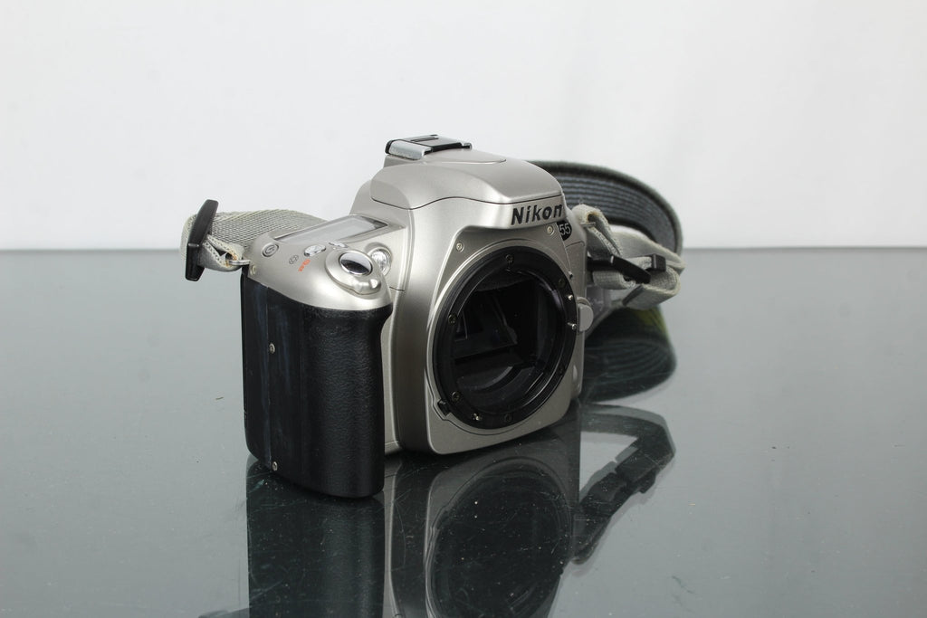 Nikon F55 - Dutch|Thrift