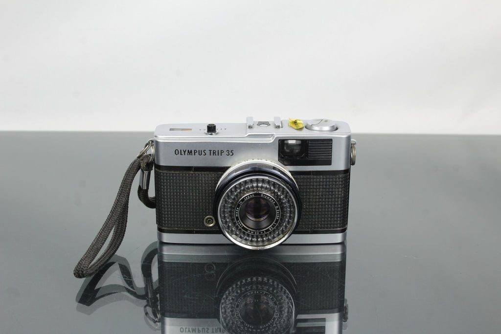 Olympus Trip 35 - Dutch|Thrift